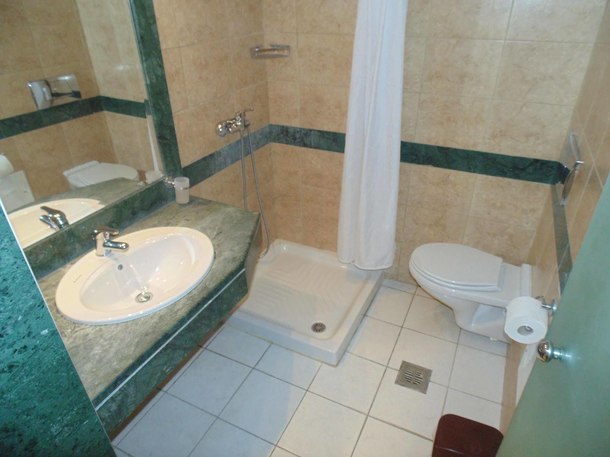 Alfa Hotel 3*